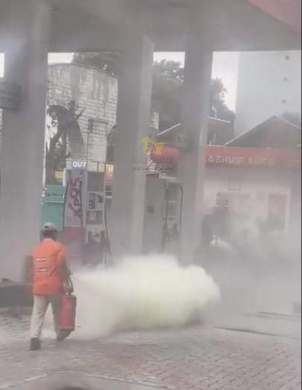 FlashNews Suspected explosion at petrol pump in Narwal Jammu