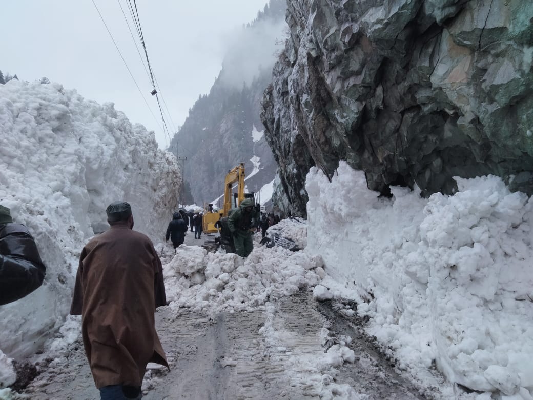Massive avalanche struck the Hung area of Sonamarg A massive avalanche struck the Hung area of Sonamarg in Ganderbal district on Friday afternoon. Fortunately