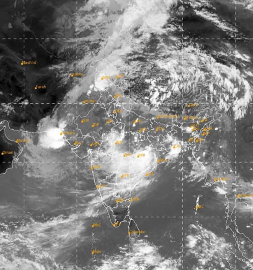 JK Weather update Moderate rainfall will continue for next 12 hours in J&K. JKAlerts JK Updates.