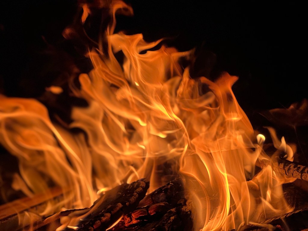 Fire breaks out in Tulail market Gurez. JKAlerts JK Updates